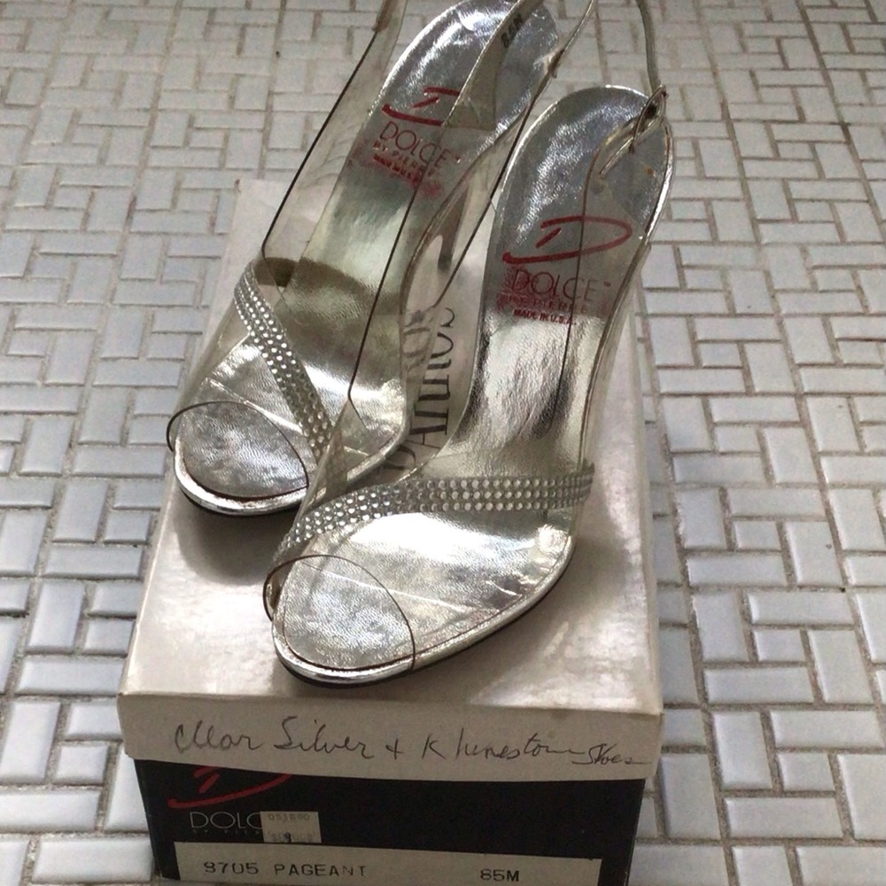 Women’s vintage dress shoes.